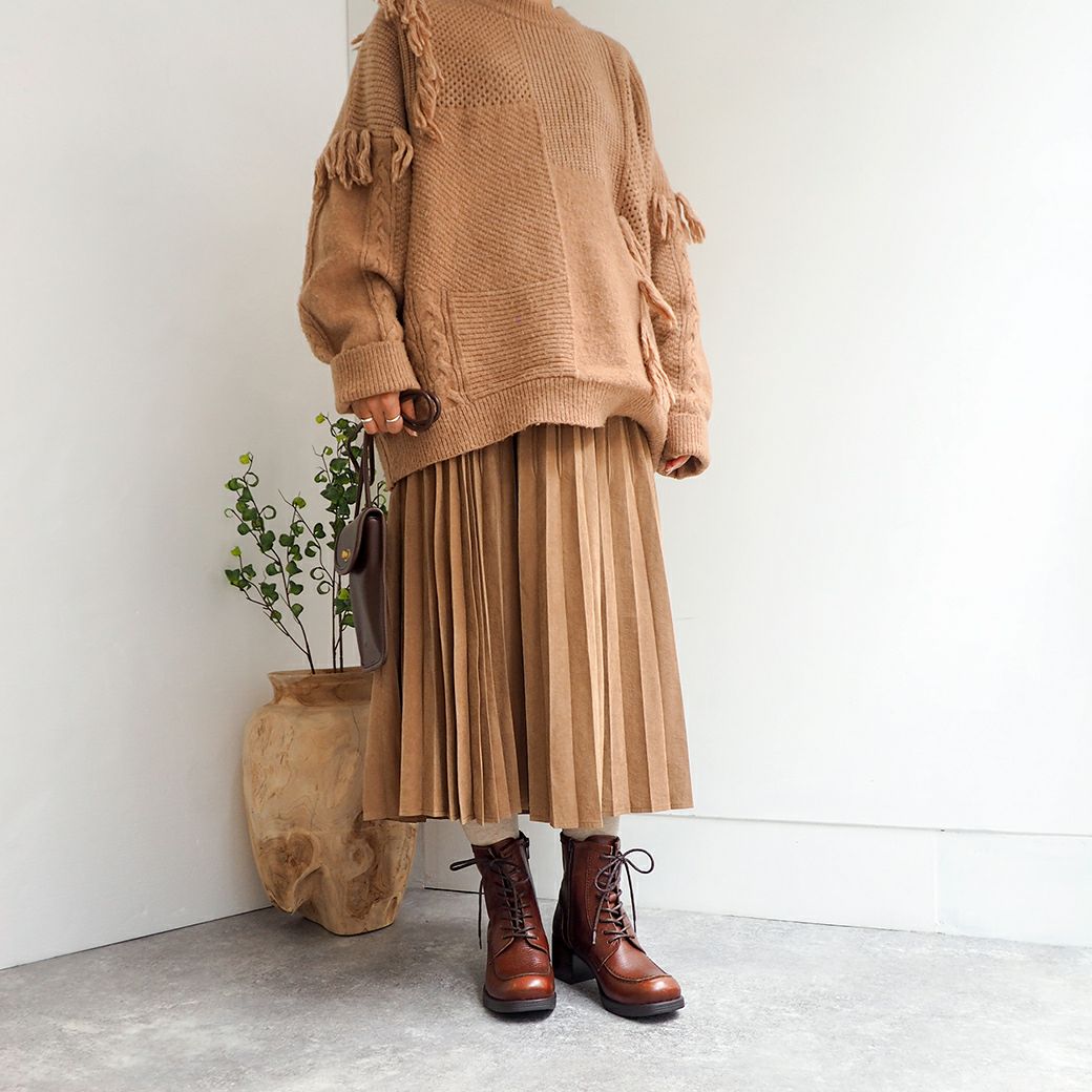 ダークブラウン