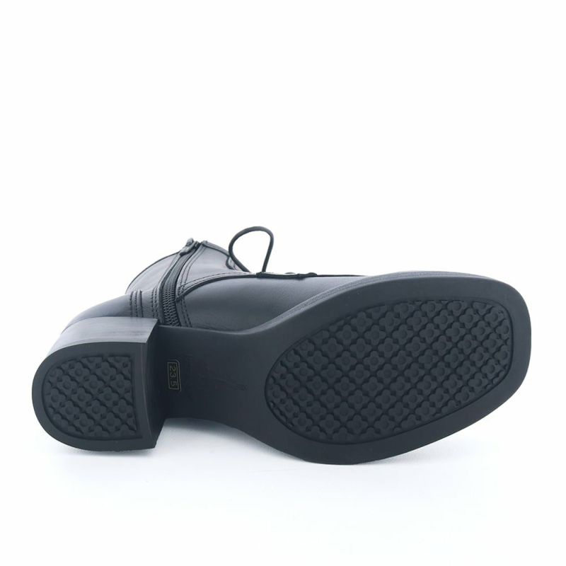 前底にも厚みがあるので傾斜は4.0ｃｍほど