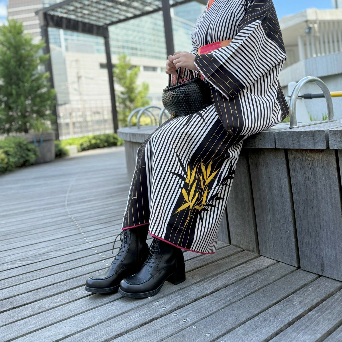 スタッフ着用：ブラック