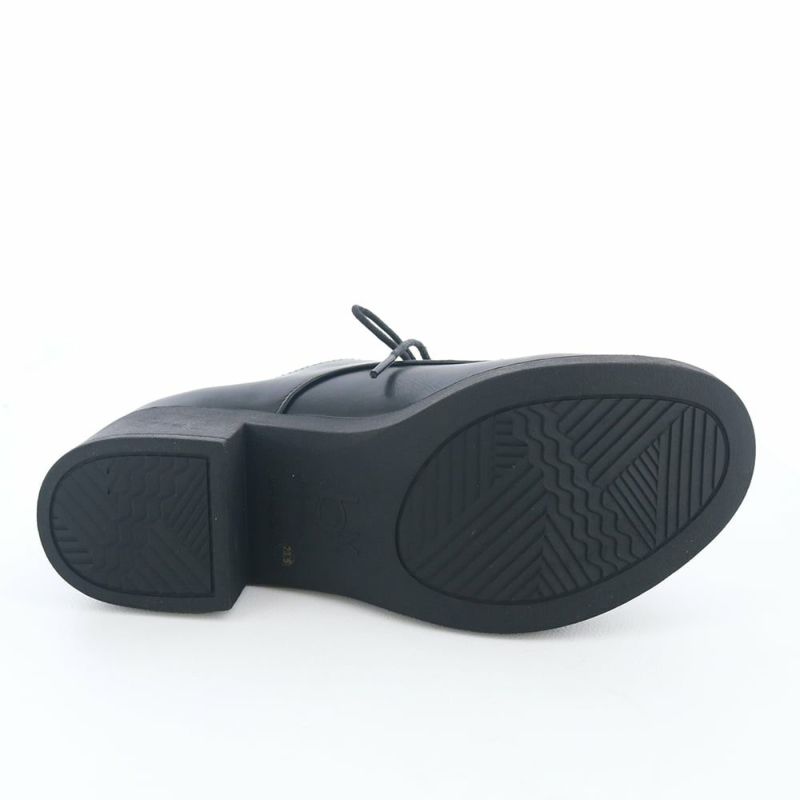 ちゃんと盛れて歩きやすい。ブランドオリジナルのモールドソール