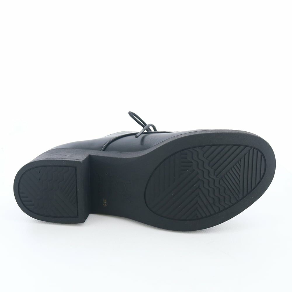 ちゃんと盛れて歩きやすい。ブランドオリジナルのモールドソール