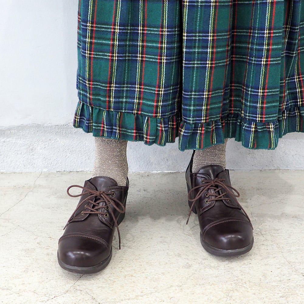 ダークブラウン