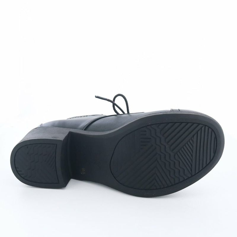 歩きやすさに定評のあるブランドオリジナルのモールドソールを使用