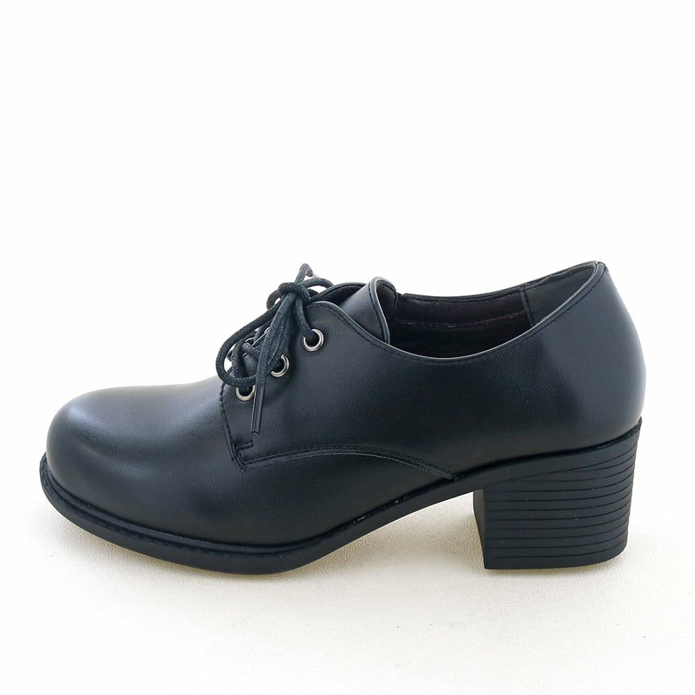 byあしながおじさんのロングセラー。ヒールアップのマニッシュシューズ