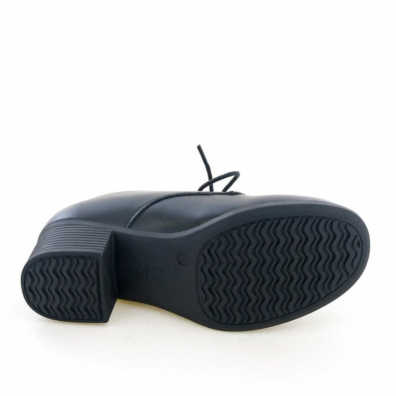 前底の厚みで傾斜は4.0cmほどです