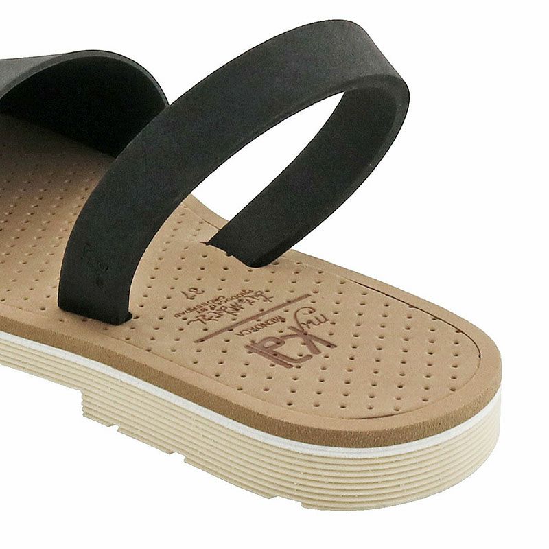 ヒールの高さ：2.5cm