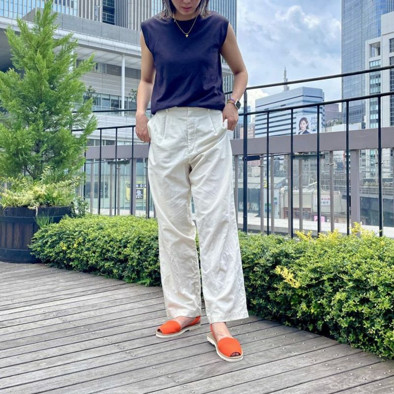 スタッフ着用：オレンジ