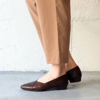 ダークブラウン