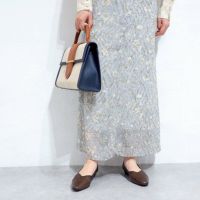 ダークブラウン