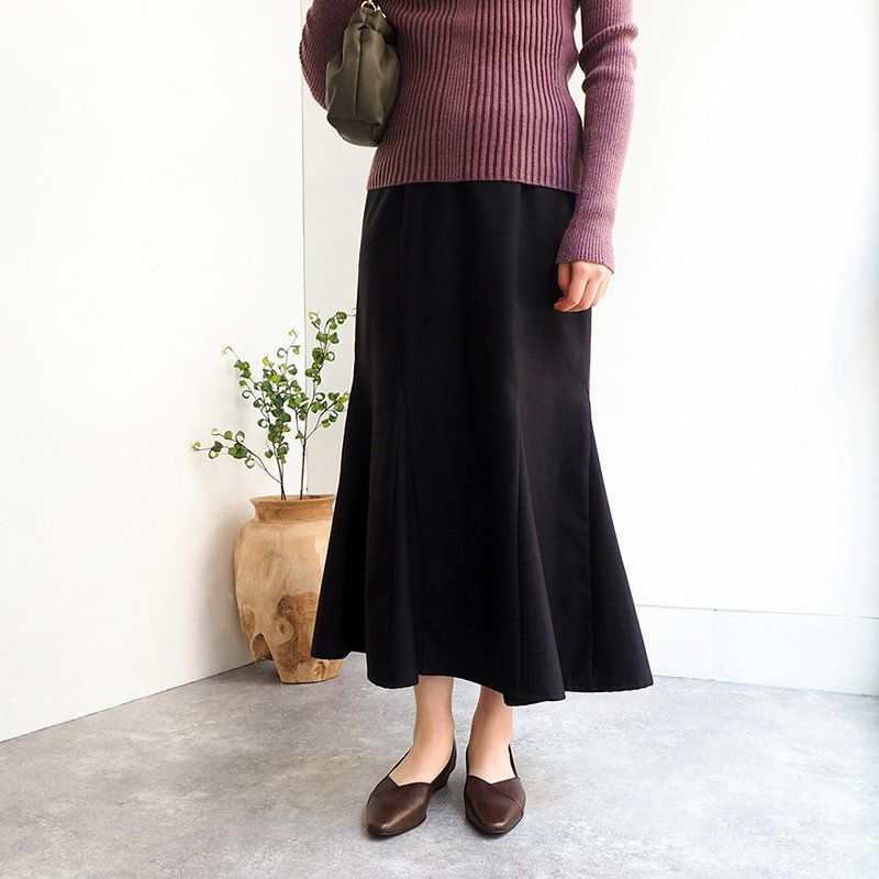 ダークブラウン