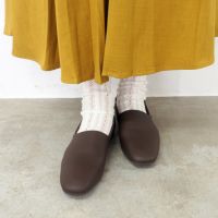 ダークブラウン