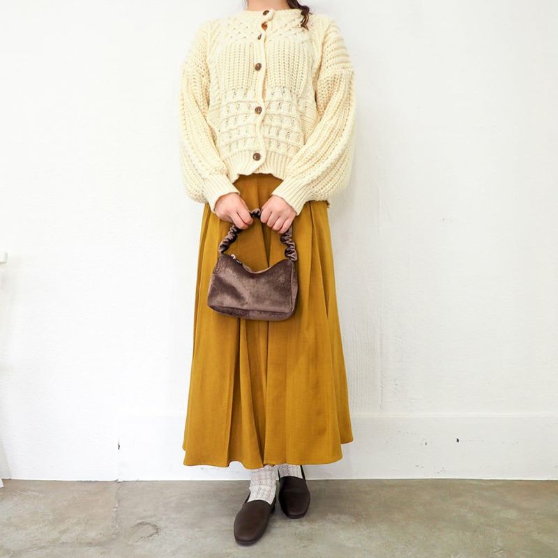 ダークブラウン