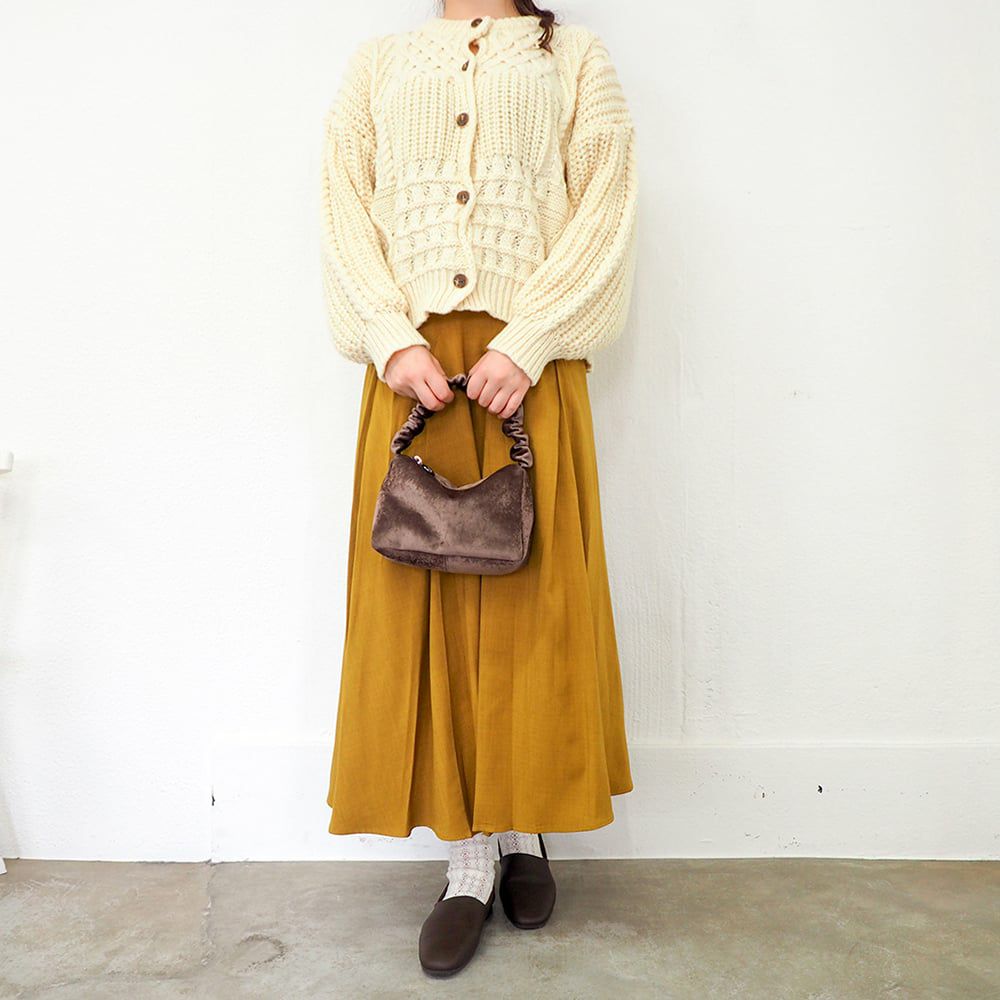 ダークブラウン