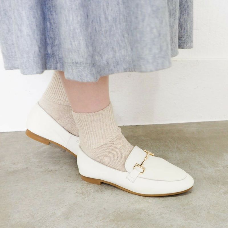 新品未使用【あしながおじさん】24.5㎝　ホワイト・ベージュ レザー製ローファー enあしながおじさん ローファー 防水｜ビットモカローファー
