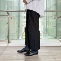 スタッフ着用：ブラック
