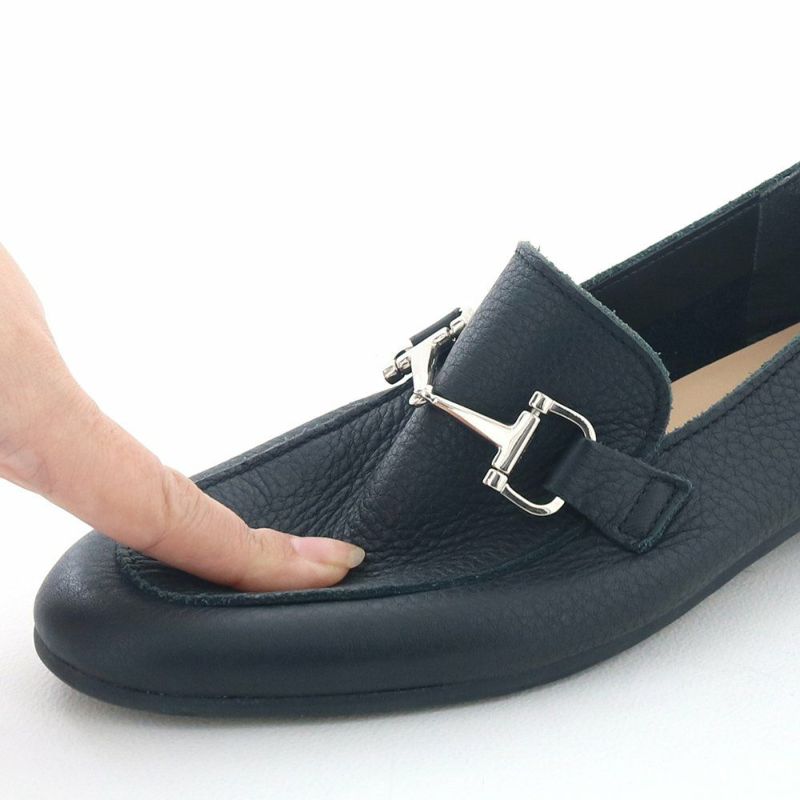 このブランドならではのソフトな作り。やわらかレザーが優しく足に馴染みます