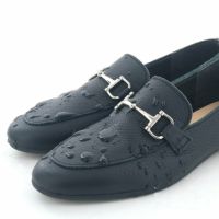 天気を気にせず履ける防水仕様。汚れも付きにくくお手入れらくちんです