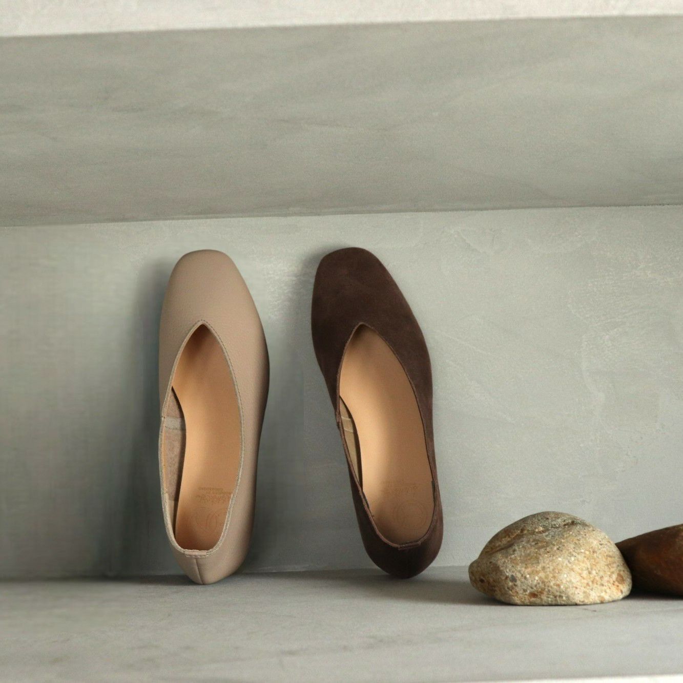 防水｜Vカットフラットシューズ