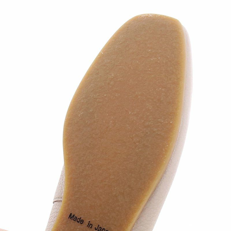 中底には防水シートを敷き、底面からの浸水もしにくくなっています