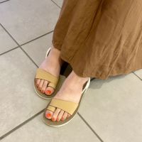 スタッフ着用：ベージュコンビ