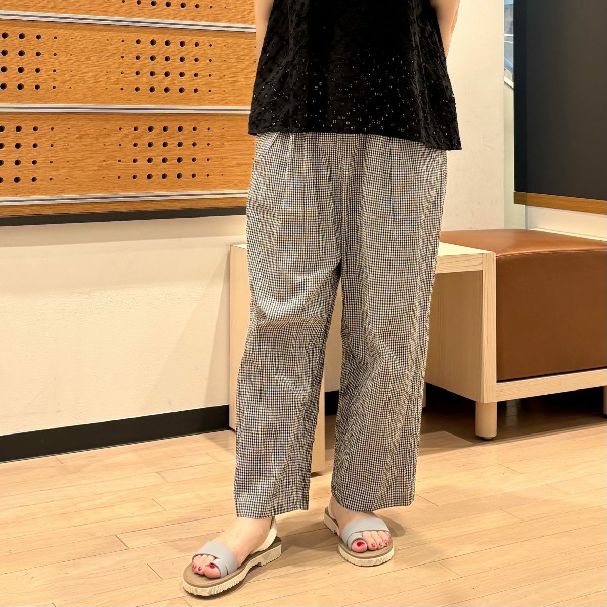 スタッフ着用：ライトグレーコンビ