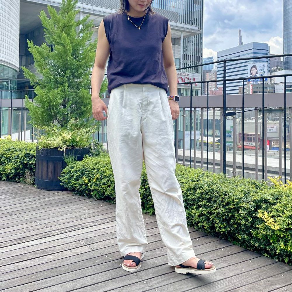 スタッフ着用：ブラック