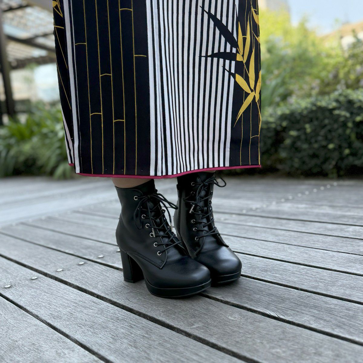 スタッフ着用：ブラック