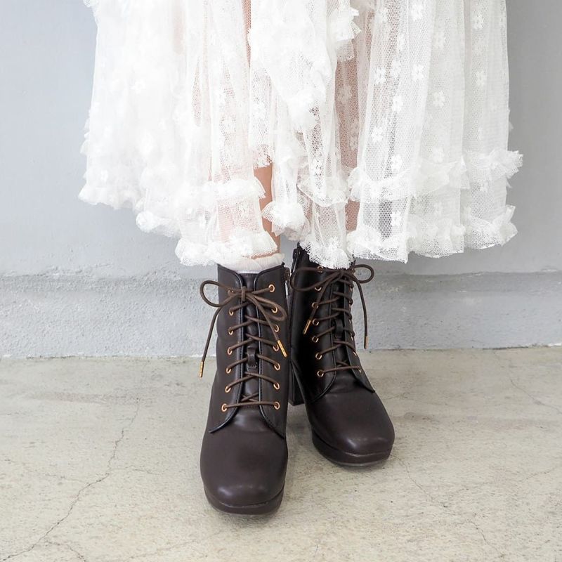 ダークブラウン