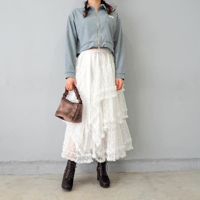 ダークブラウン