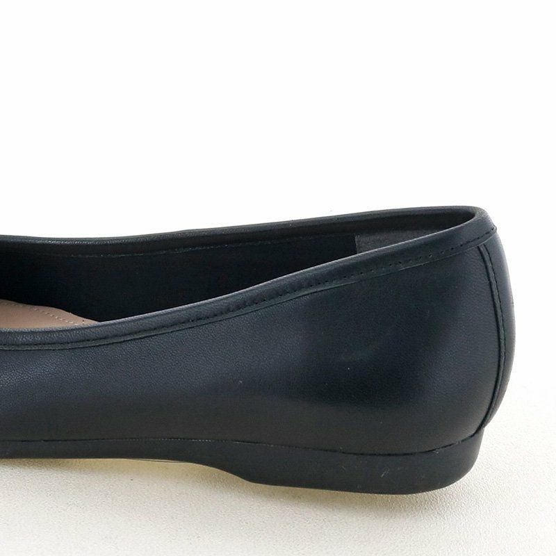 ヒールの高さ：約1.5cm