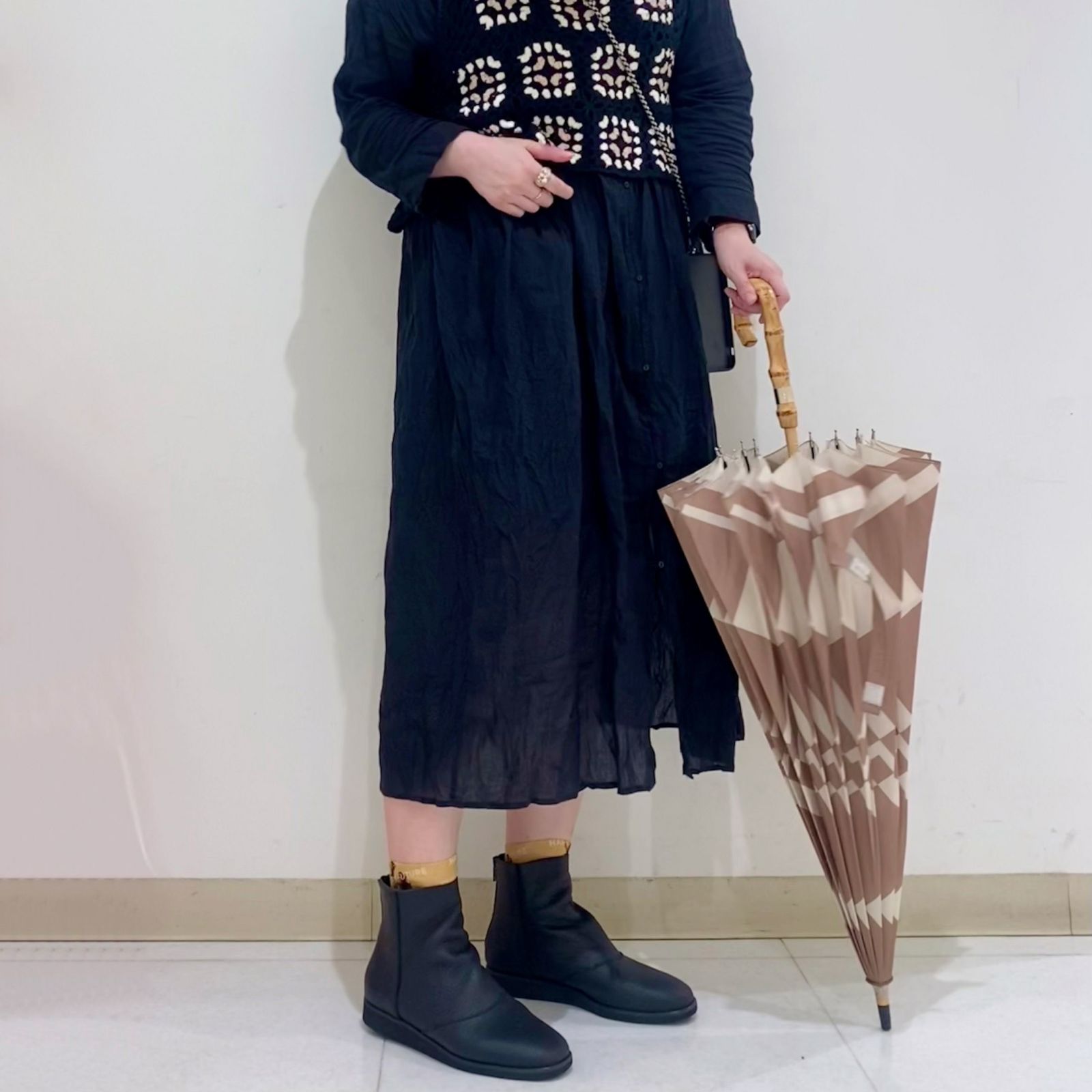 スタッフ着用：ブラック