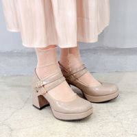 ライトベージュ