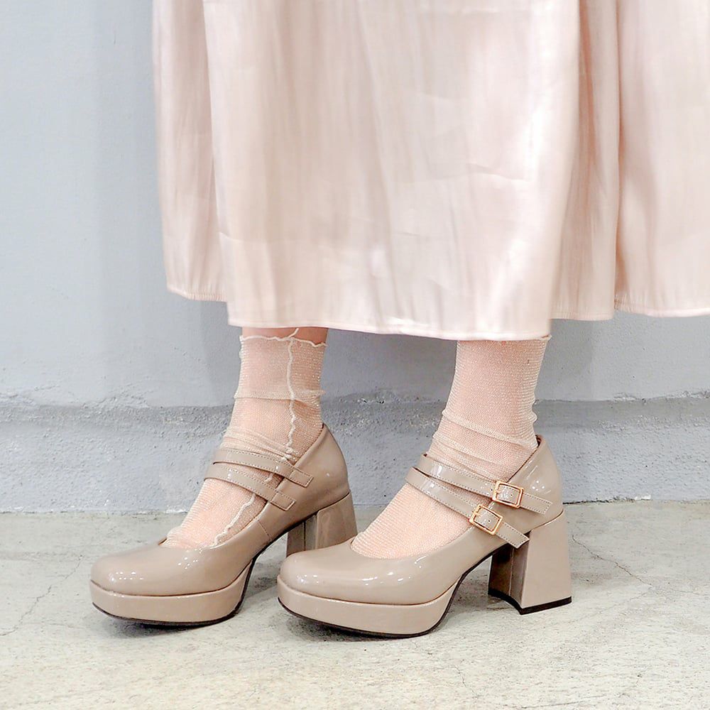 ライトベージュ