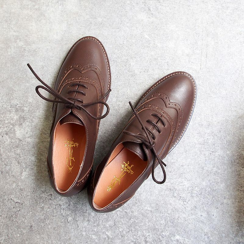 ダークブラウン