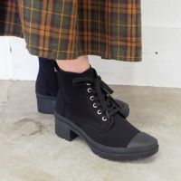 ブラック