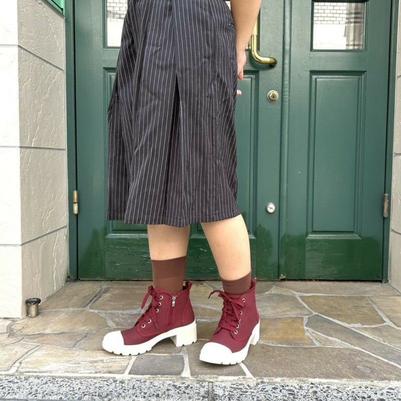 スタッフ着用：レッドブラウン