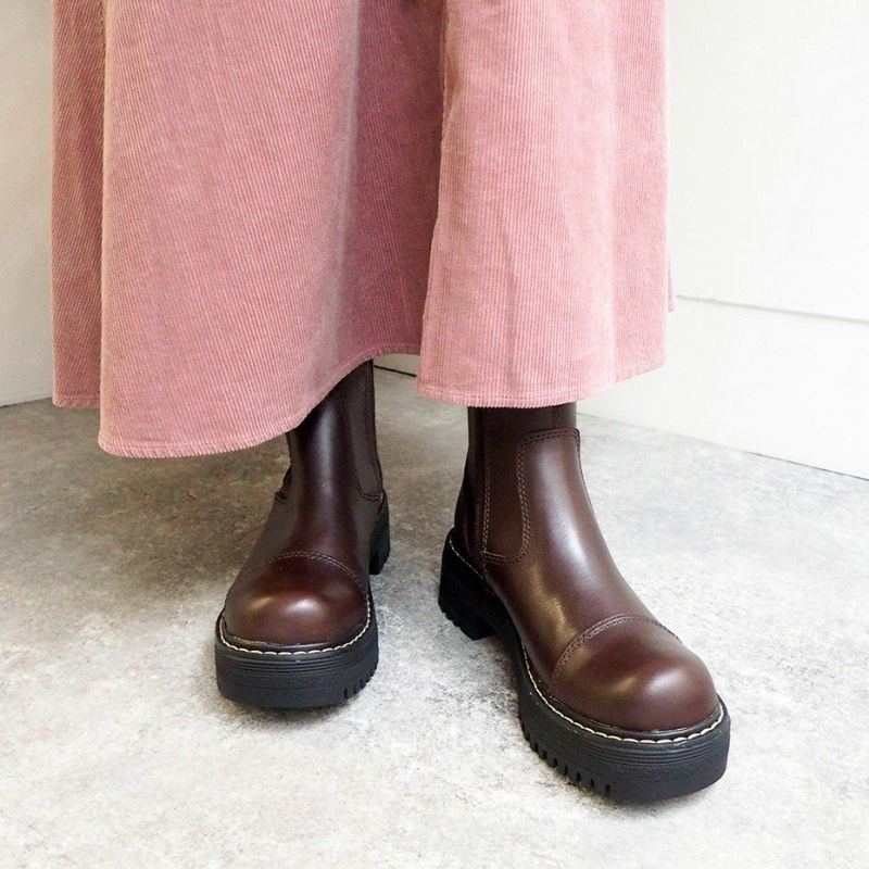 ダークブラウン