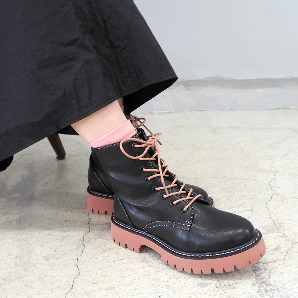 ブラックピンク