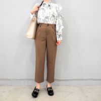 ダークブラウン