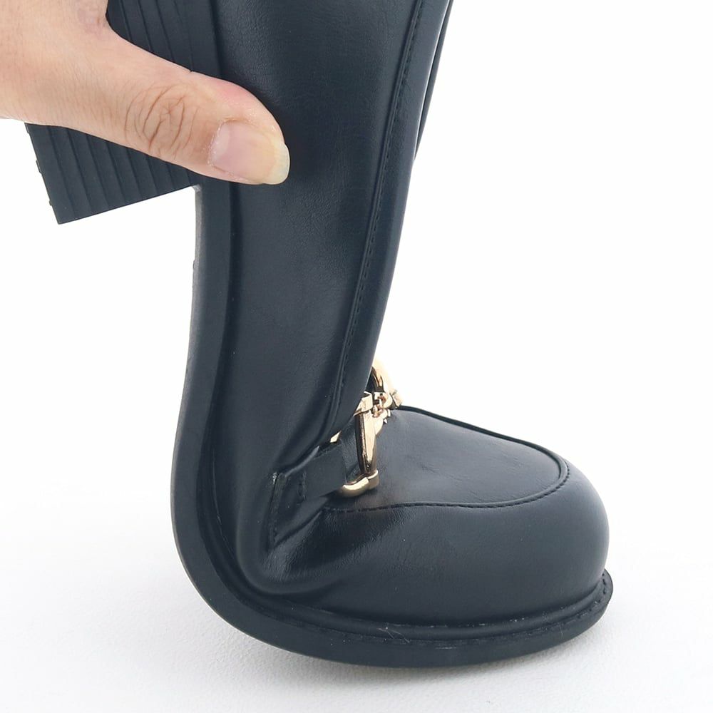 ソールの返りがよく歩行もスムーズです