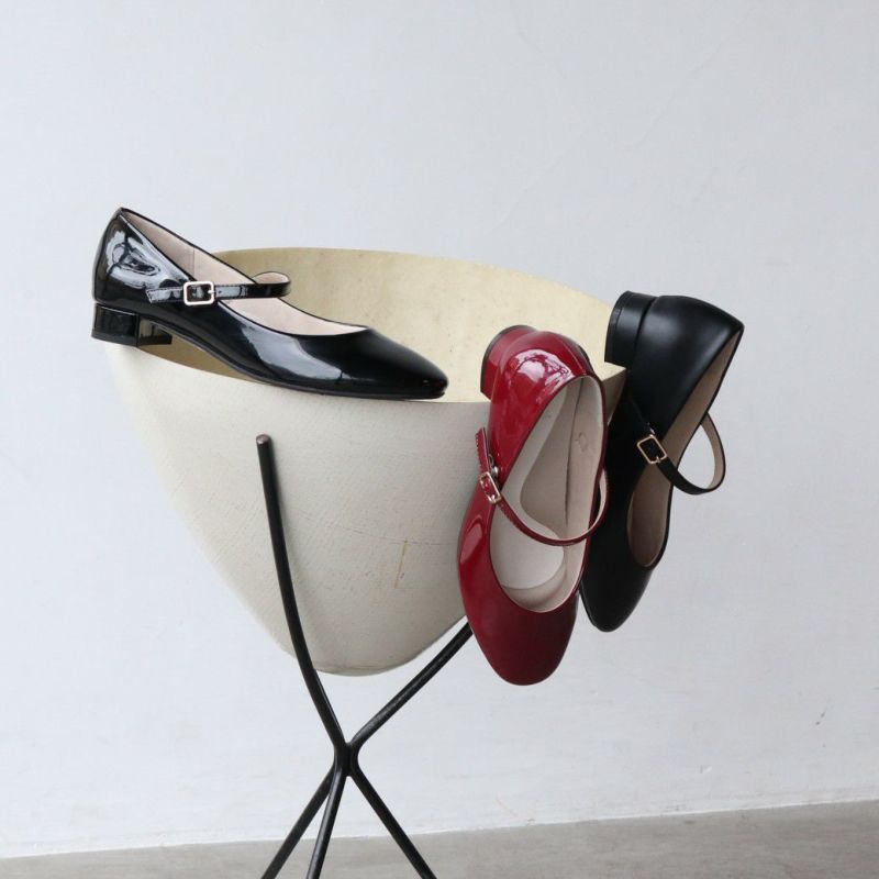 ソフトストラップパンプス