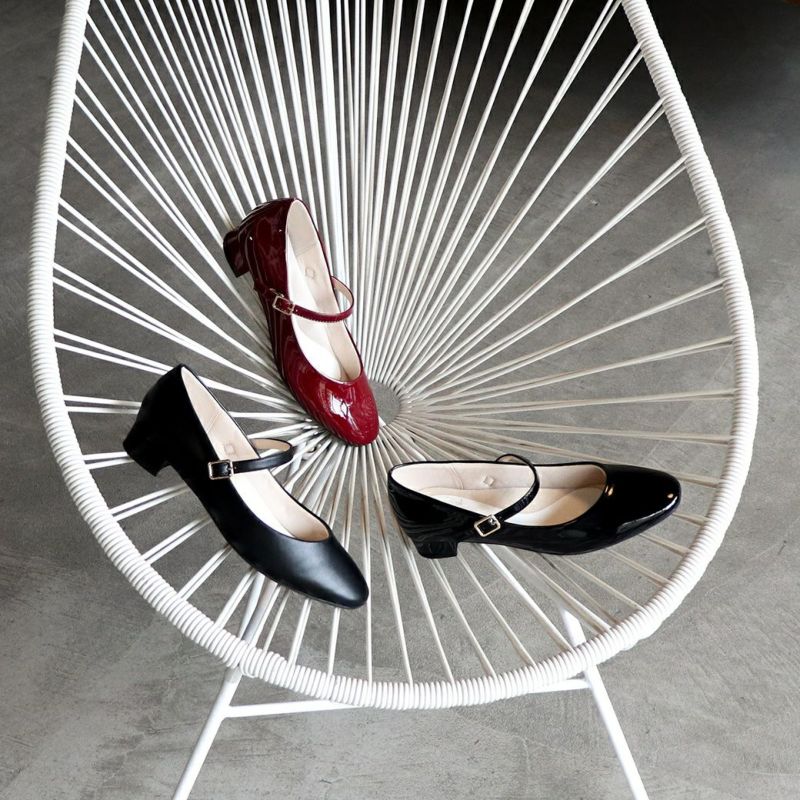 ソフトストラップパンプス