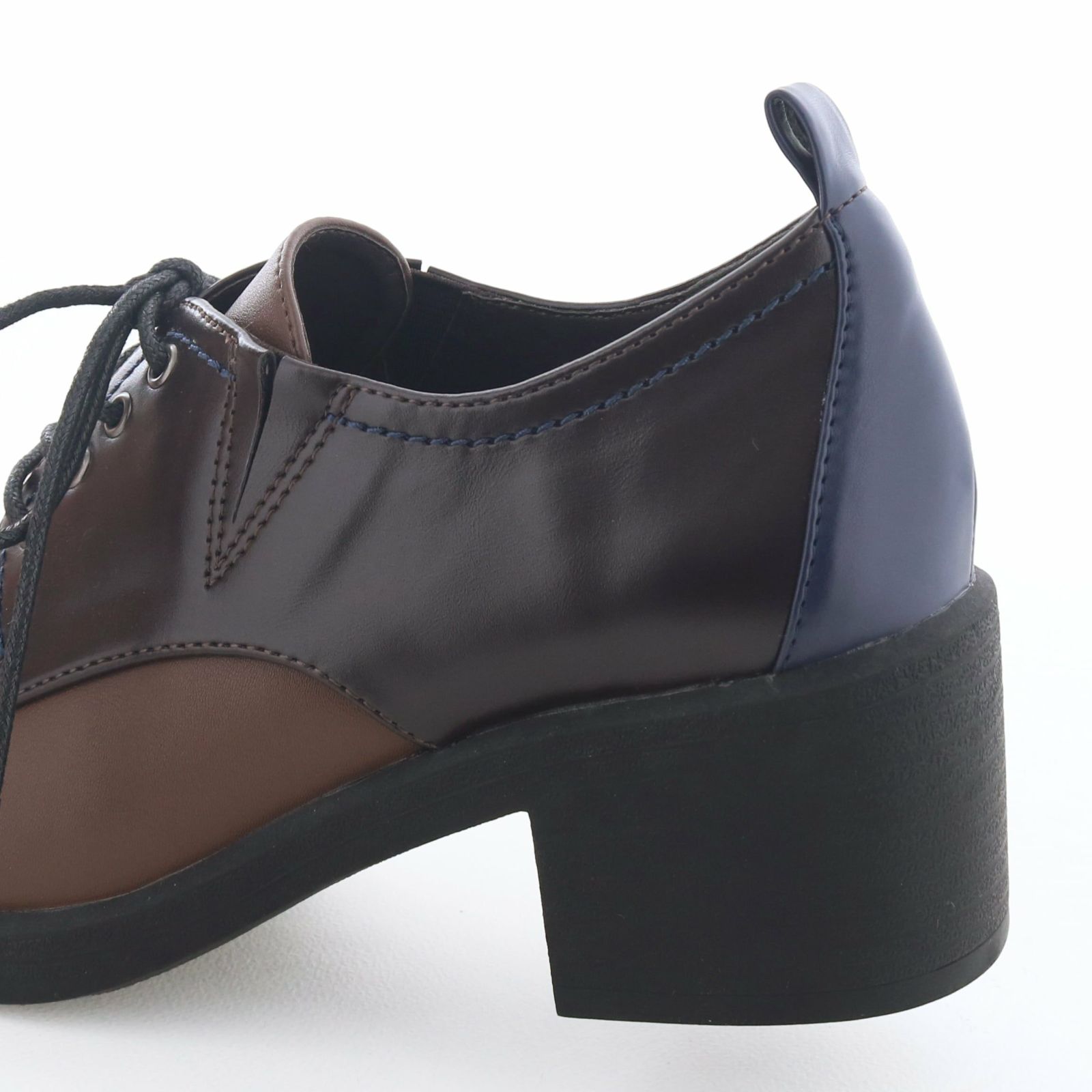 ヒールの高さ：約5.5cm