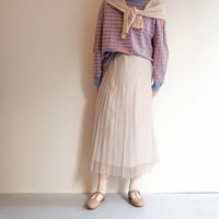 ベージュ
