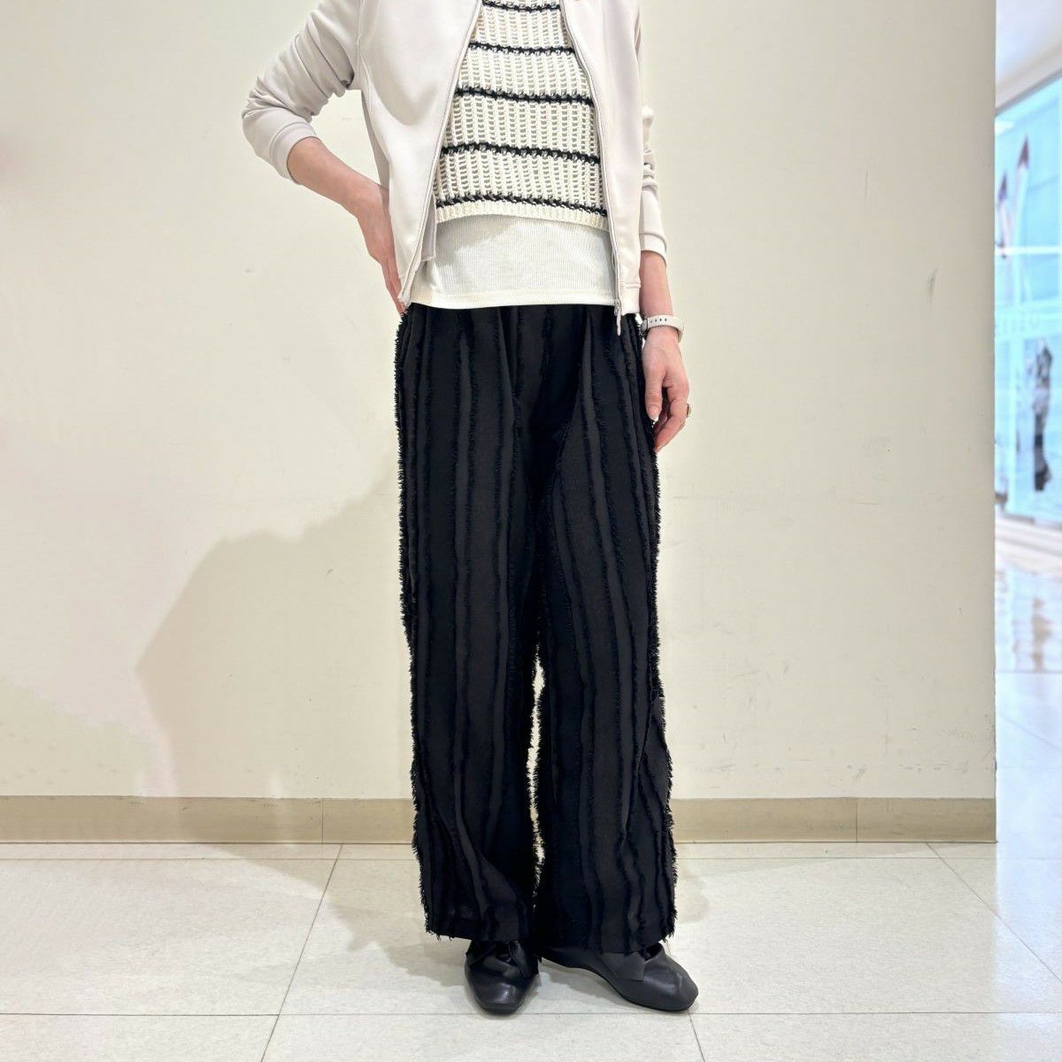 スタッフ着用：ブラック