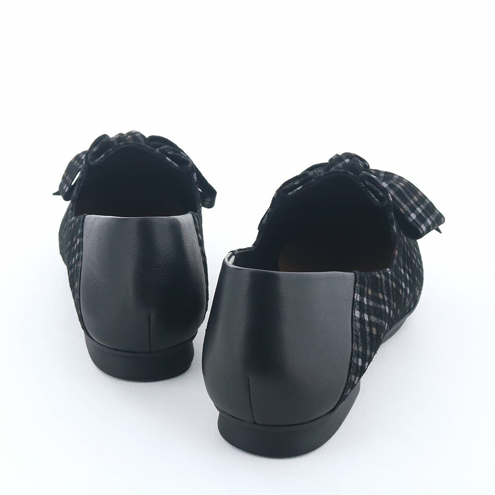 やわらかな素材感もこの靴の魅力。ストレスのない履き心地です