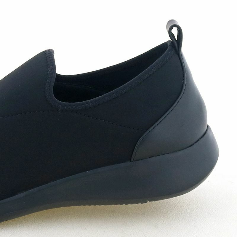 ほどよい厚みのアウトソール