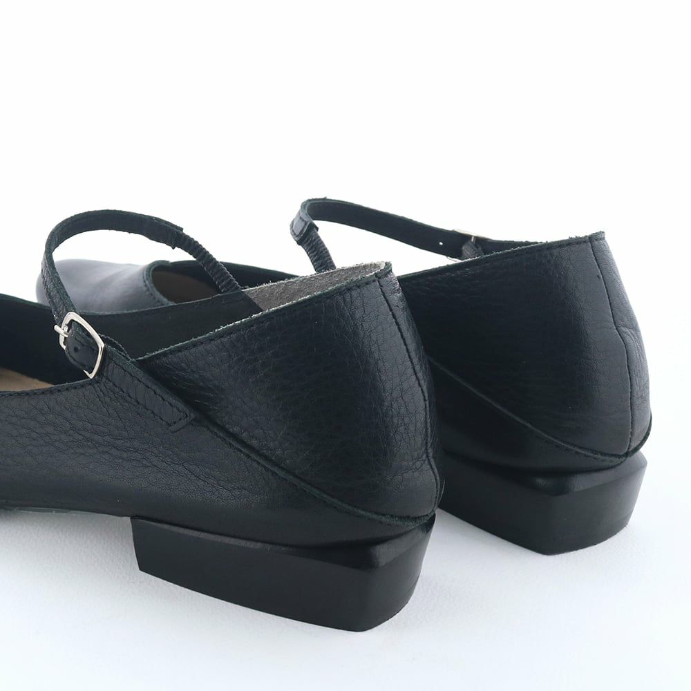 ヒールの高さ：約2.0cm