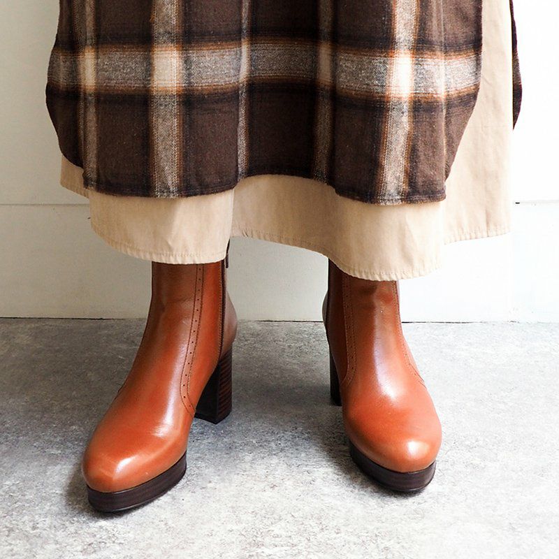 マロンブラウン