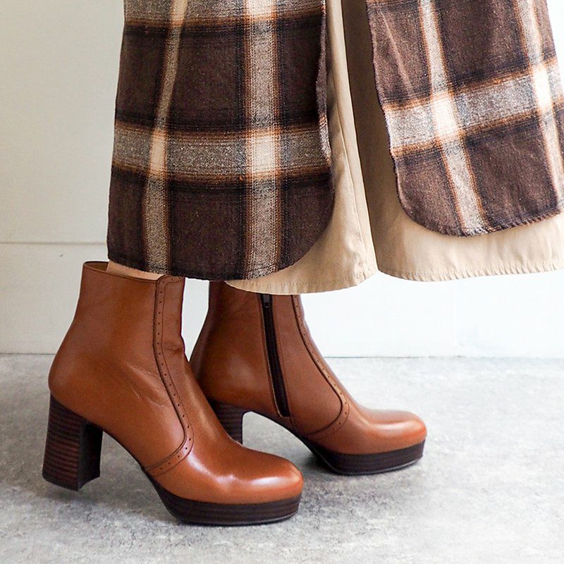 マロンブラウン